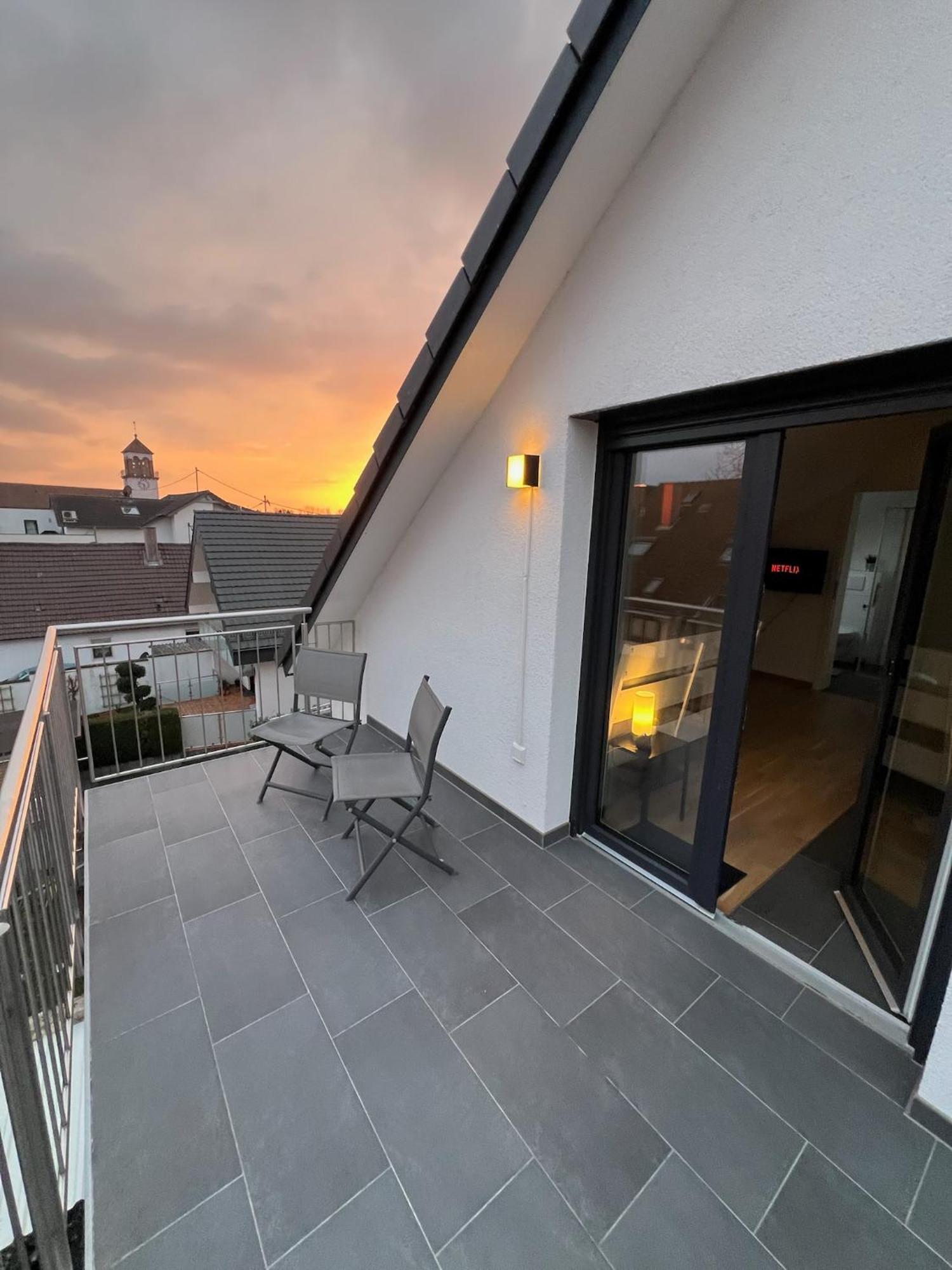 Charmantes Studio-Apartment Im Herzen Von Neureut - Fussbodenheizung, Regendusche, Waschmaschine, Stellplatz Karlsruhe Exterior photo